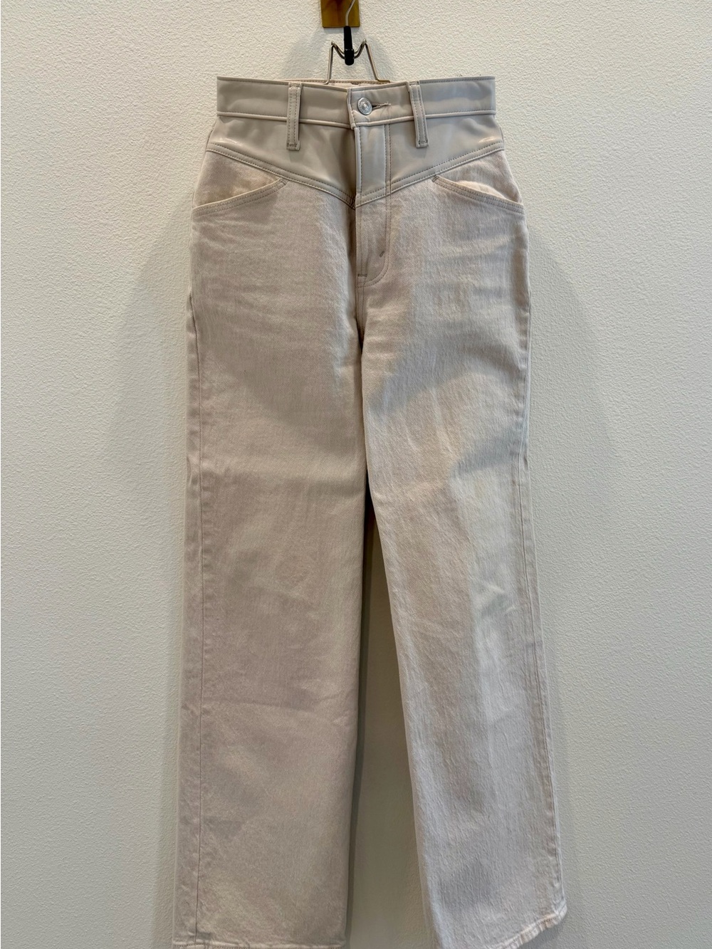 Abercrombie & Fitch High-Rise 90’s Relaxed Jeans in Light Beige